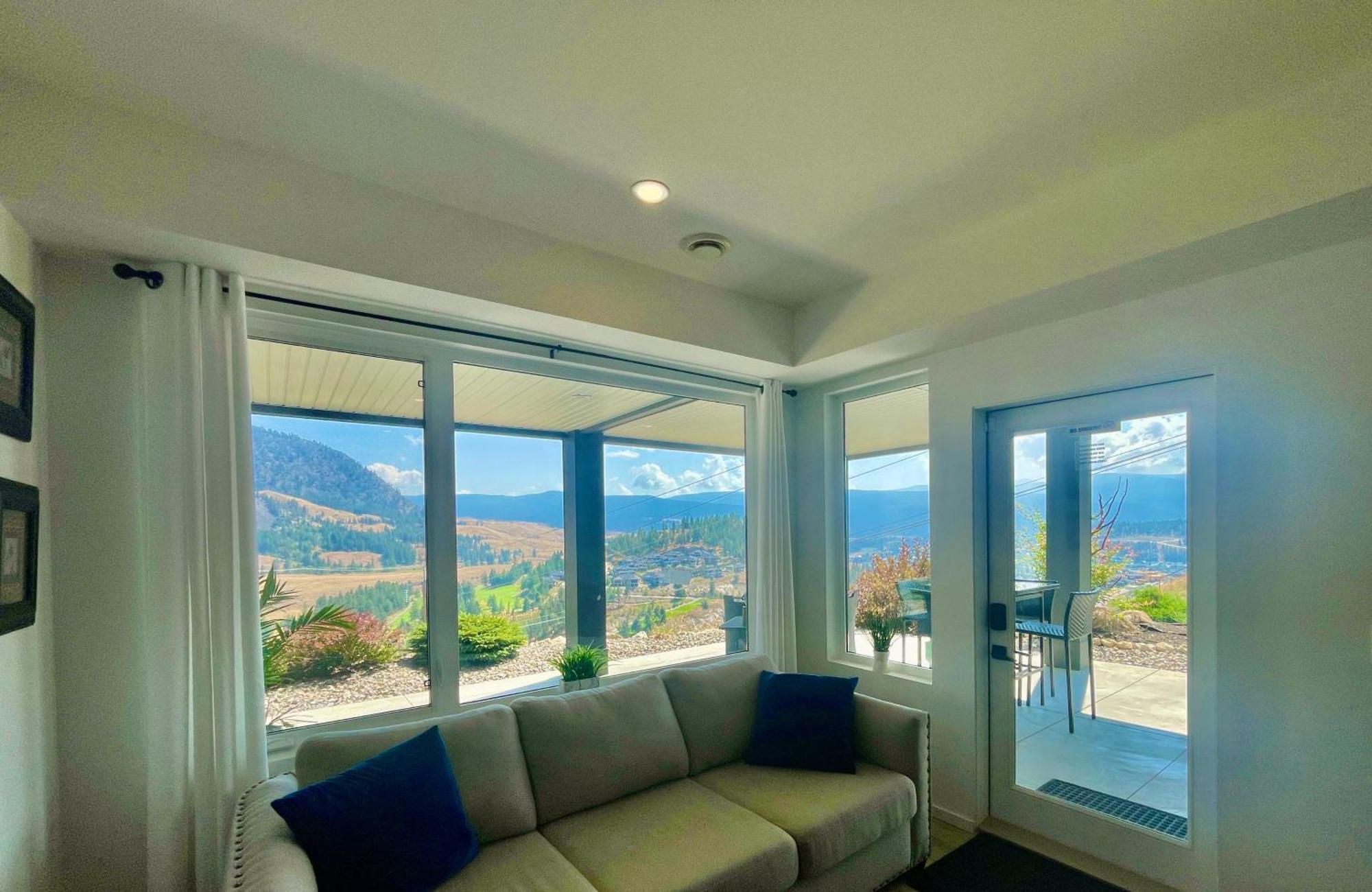 Beautiful Suite On Golf Course Kelowna Esterno foto