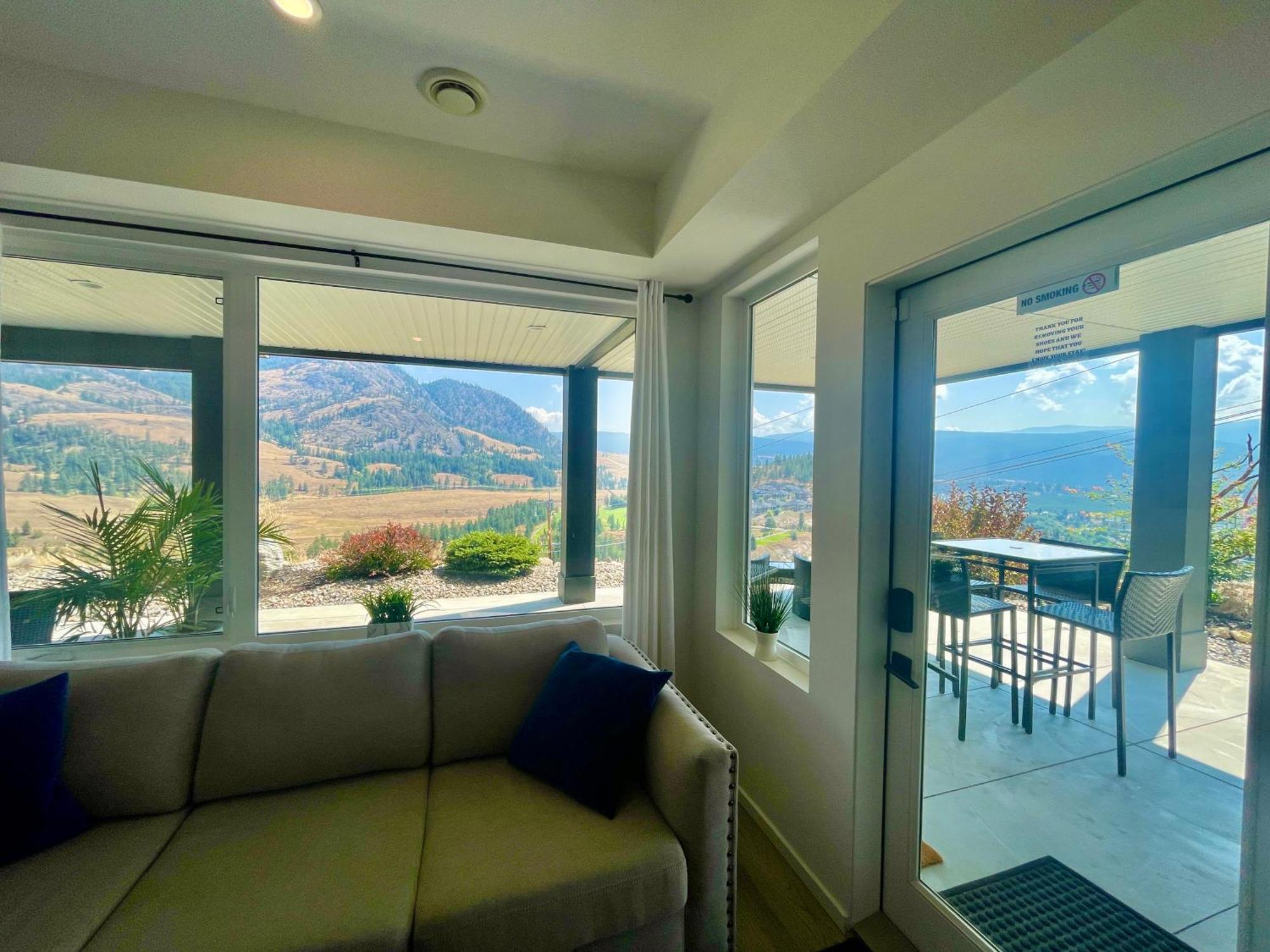 Beautiful Suite On Golf Course Kelowna Esterno foto